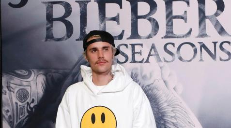 justin-bieber El cantante Justin Bieber posa en el estreno de su serie documental de televisión en Los Ángeles .
