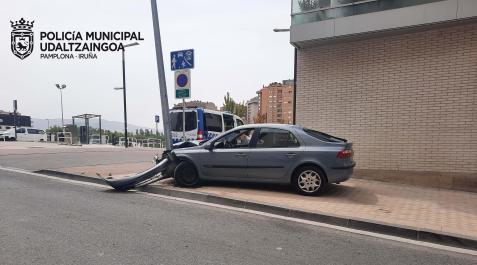 Accidente en Pamplona Uno de los vehículos accidentados durante el fin de semana