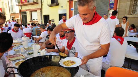 Hasta 1.200 raciones de pochas se pudieron degustar este martes en Sesma Hasta 1.200 raciones de pochas se pudieron degustar este martes en Sesma