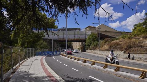 carril-pasarela El carril bici de Labrit, ejecutado hasta la estructura de andamios de las obras en la pasarela