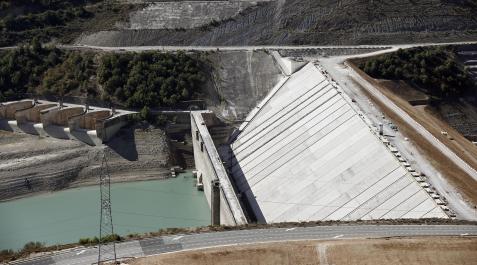 La sequía hace caer la reserva de agua en los embalses de Navarra. En la imagen, captada el 17 de septiembre, el embalse Yesa La sequía hace caer la reserva de agua en los embalses de Navarra. En la imagen, captada el 17 de septiembre, el embalse Yesa
