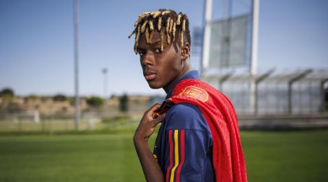 Nico Williams Nico Williams posa durante la concentración de la selección española en la ciudad del fútbol de Las Rozas, Madrid