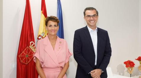 La Presidenta Chivite y Michael Hobusch La Presidenta Chivite y Michael Hobusch