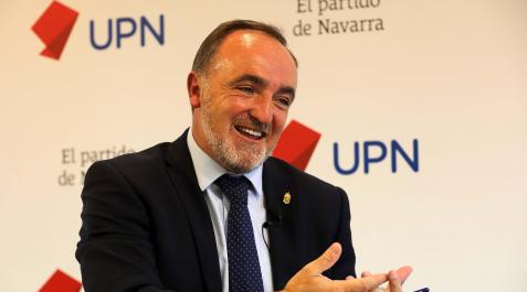 Sede UPN El presidente de UPN y portavoz de Navarra Suma, Javier Esparza, durante la entrevista en una sala de la sede de su partido