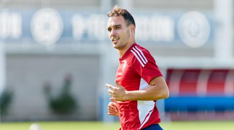 A_ J. (35810409) Unai García se ejercita en Tajonar después de volver de Madrid este lunes