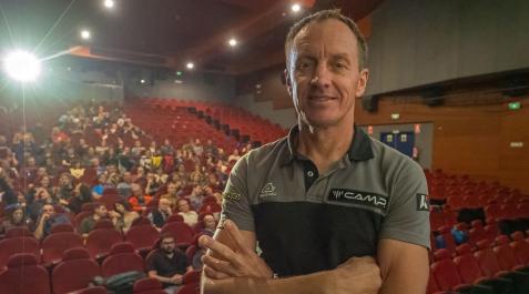 _A_MONTXO A. (36015275) El ruso-polaco Denis Urubko, ayer en los cines Los Llanos, minutos antes de iniciar su proyección