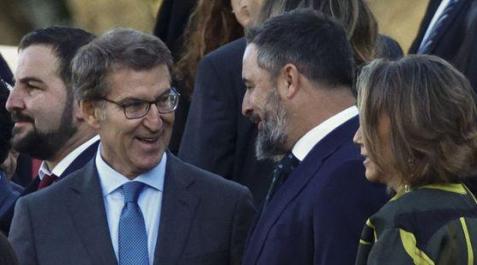 El líder del PP, Alberto Núñez Feijóo; junto al líder de Vox, Santiago Abascal El líder del PP, Alberto Núñez Feijóo; junto al líder de Vox, Santiago Abascal