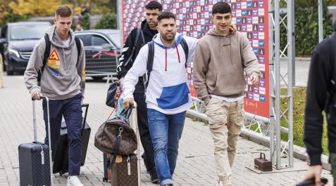 SeleccionRozas Olmo, Raya, Alba y pedri a su llegada a la Ciudad del Fútbol de Las Rozas