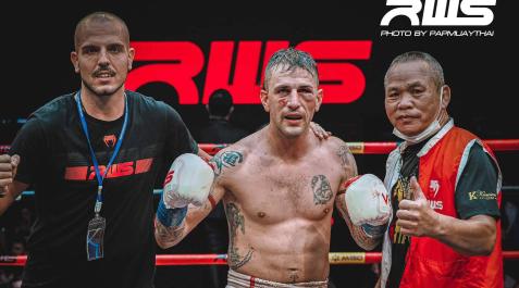 boxeo Mikel Fernández, en el centro, vencedor en Bangkok