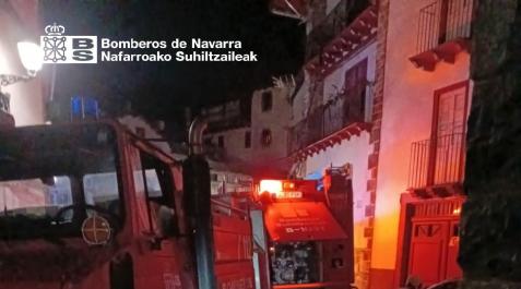 Bomberos, en el lugar del suceso Bomberos, en el lugar del suceso