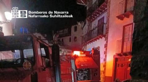 Bomberos, en el lugar del suceso Bomberos, en el lugar del suceso