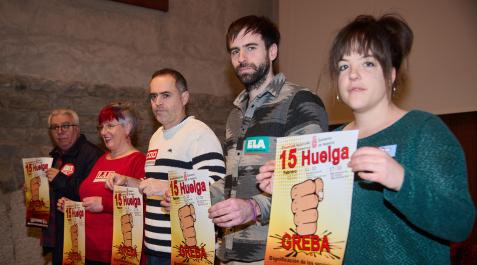 huelga Representantes de los sindicatos ELA, LAB, UGT, CCOO y Steilas durante la rueda de prensa que han ofrecido este lunes en Pamplona para anunciar movilizaciones en todo el sector público