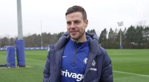 César Azpilicueta explica que cuando se despertó escuchó a todo el campo corear su nombre