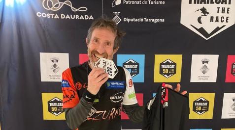 jorge Urquizu Jorge Urquizu, con la medalla que le acredita el haber concluido la exigente Trail Cat 200
