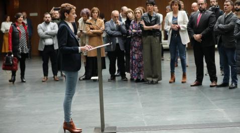Chivite, en el Parlamento, durante el anuncio del traspaso de tráfico Chivite, en el Parlamento, durante el anuncio del traspaso de tráfico