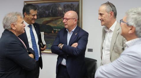 Comparecencia del consejero de Educación, Carlos Gimeno, en el Parlamento foral para presentar sus líneas de trabajo de la legislatura