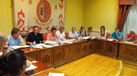 Sangüesa recibe 2012 con un presupuesto un 17% menor Imagen de un pleno del Ayuntamiento de Sangüesa. ARCHIVO/A.V.