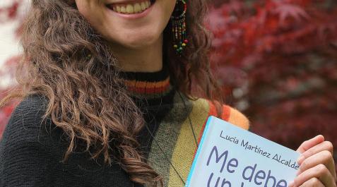 Lucía Martínez presenta su novela 'Me debes un beso' Lucía Martínez presenta su novela 'Me debes un beso'
