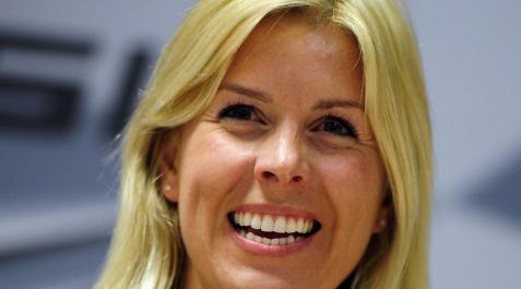 María de Villota se halla consciente y pasando exámenes médicos María de Villota se halla consciente y pasando exámenes médicos