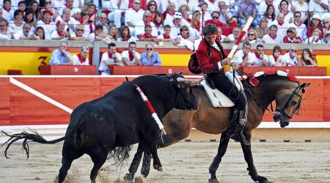 Triunfo de los rejoneadores navarros Triunfo de los rejoneadores navarros