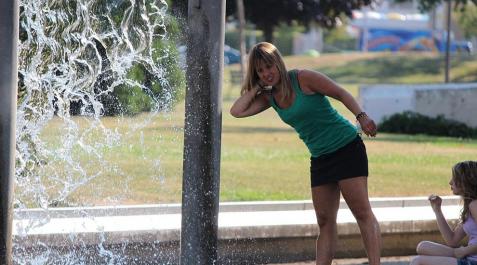 A punto de los 40 grados_25 Una sensación de calor pesada. Ésta será la nota dominante de un bochornoso jueves en el que el Gobierno de Navarra ha activa la alerta amarilla por altas temperaturas en la ribera del Ebro (desde Cortes a Viana).