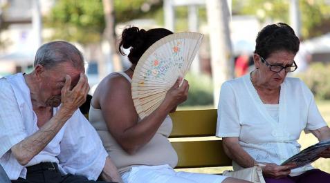 A punto de los 40 grados_14 Una sensación de calor pesada. Ésta será la nota dominante de un bochornoso jueves en el que el Gobierno de Navarra ha activa la alerta amarilla por altas temperaturas en la ribera del Ebro (desde Cortes a Viana).