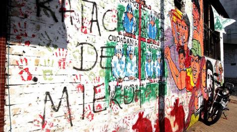 Los grafiti en fachadas de la capital paraguaya se erigen en eco popular de protesta por la crisis política que atravesó el país con la destitución del presidente Fernando Lugo, marcada por la apatía y la falta general de movilizaciones