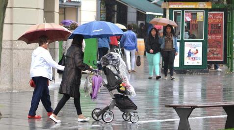 Dia otoñal en Pamplona_19 Este jueves ha amanecido en Pamplona con un día muy nuboso y una fina lluvia no ha dejado de caer durante la mañana