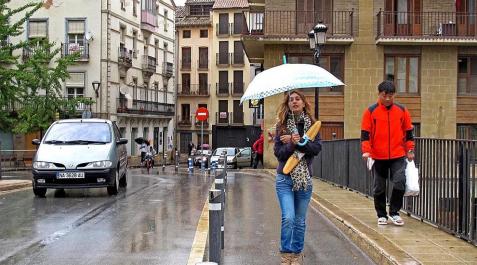Temporal en el noreste de Navarra_2 Varias localidades navarras se vieron afectadas este viernes por las inundaciones que ha traído consigo el fuerte temporal de lluvia.