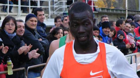 Los africanos Abel Mutai y Trihas Gebre dominan el Cross Hiru-Herri