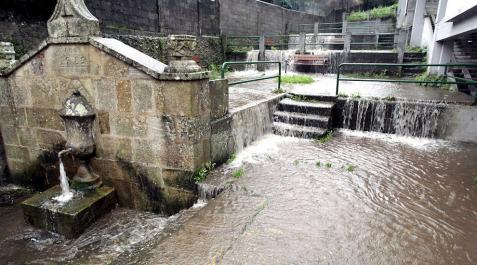 El temporal de viento y lluvia pone a 37 provincias en alerta naranja El temporal de viento y lluvia pone a 37 provincias en alerta naranja