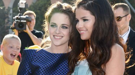 Selena Gómez y Kristen Stewart, en los Kids Choice Selena Gómez y Kristen Stewart, en los Kids Choice