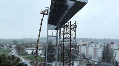 Completada la estructura del ascensor urbano de Echavacoiz Completada la estructura del ascensor urbano de Echavacoiz