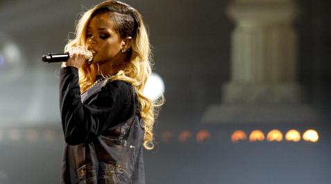 Rihanna aterriza en Barcelona con su Diamonds Tour Rihanna aterriza en Barcelona con su Diamonds Tour