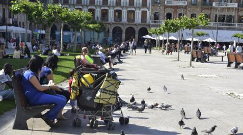 El buen tiempo regresa a Navarra_6 Calor, sol y buen tiempo en Pamplona tras las riadas de junio.