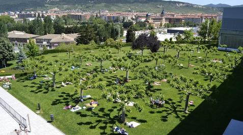 Comienza la temporada de piscinas en Pamplona_4 La mayoría de las piscinas de Pamplona ha abierto sus puertas este sábado dando inicio a la campaña de verano.