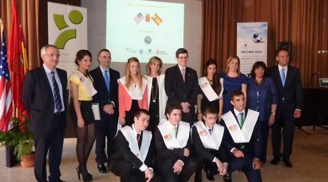 Cinco alumnos navarros obtienen el doble bachillerato en inglés y español Cinco alumnos navarros obtienen el doble bachillerato en inglés y español