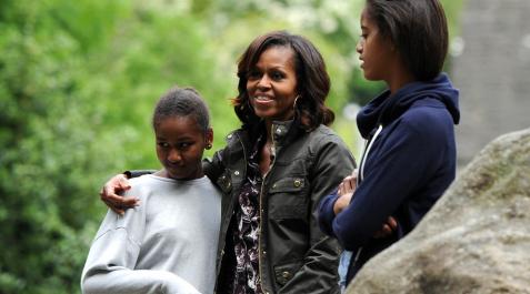 La esposa y las hijas de Obama, de excursión en Irlanda La esposa y las hijas de Obama, de excursión en Irlanda