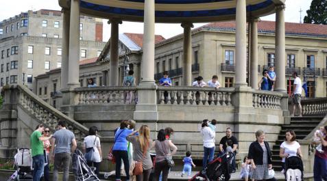 El buen tiempo regresa a Navarra_2 Calor, sol y buen tiempo en Pamplona tras las riadas de junio.