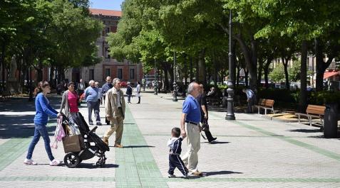 Pamplona inicia la semana acompañada del sol_7 Imágenes del buen tiempo en la capital navarra este lunes.