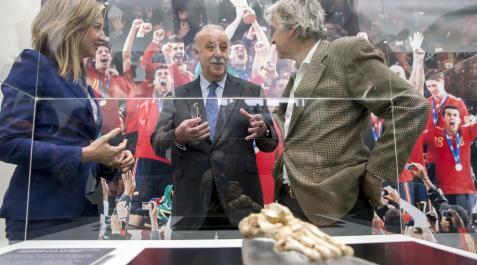 Atapuerca ficha al pie de Vicente del Bosque Atapuerca ficha al pie de Vicente del Bosque