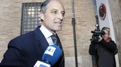 Camps llega a la sede del CJC para testificar por escrito en el caso Nóos Camps llega a la sede del CJC para testificar por escrito en el caso Nóos