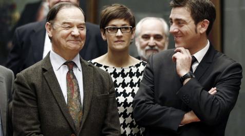 Santos Cerdán toma el relevo de Román Felones como parlamentario Santos Cerdán toma el relevo de Román Felones como parlamentario