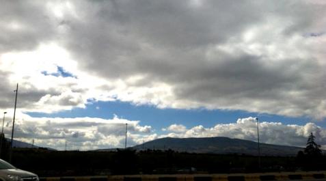 Los cielos seguirán nublados Los cielos seguirán nublados