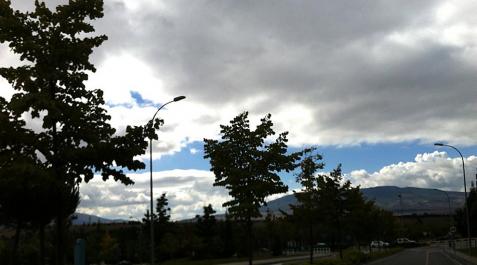 Los cielos cubiertos dan inicio a una semana que dejará lluvias débiles Los cielos cubiertos dan inicio a una semana que dejará lluvias débiles