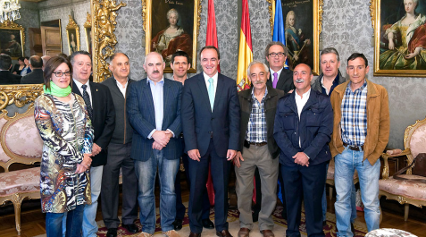 Los firmantes del acuerdo en defensa de la Navarra rural Los firmantes del acuerdo en defensa de la Navarra rural