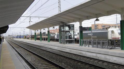 Dos ascensores comunicarán los andenes en la estación de tren Dos ascensores comunicarán los andenes en la estación de tren