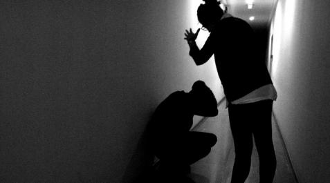 Simulación de una agresión de una menor a su padre Simulación de una agresión de una menor a su padre
