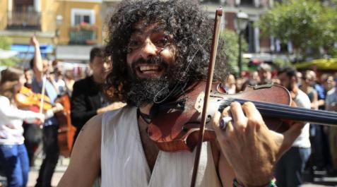 Malikian por sorpresa_6 El violinista Ara Malikian realizó un flash mob con motivo de la promoción de su nuevo espectáculo, este domingo en Madrid