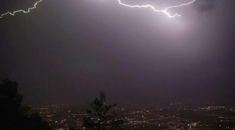 Toda Navarra, en alerta de nuevo este martes por chubascos y tormentas Toda Navarra, en alerta de nuevo este martes por chubascos y tormentas
